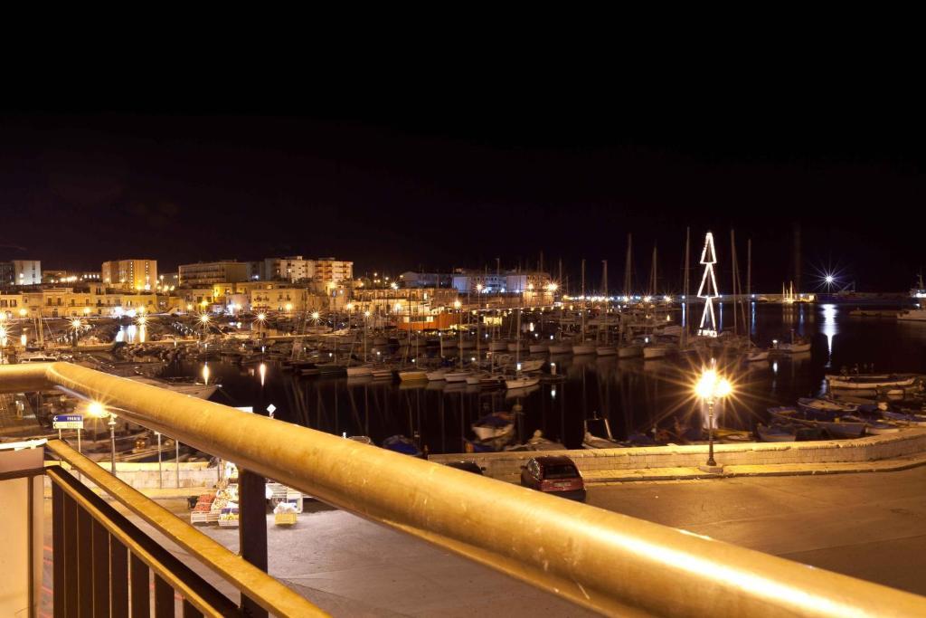 B&B Al Porto Bisceglie Eksteriør bilde